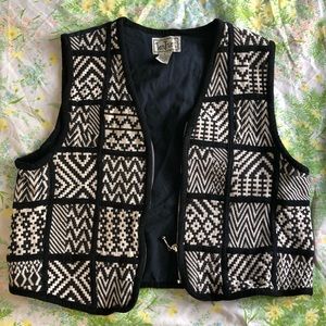 TanTrums vintage patterned black & white zipper vest